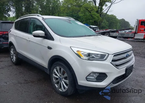 2018 Ford Escape Titanium из США, поврежденный, VIN 1FMCU9J91JUA61866